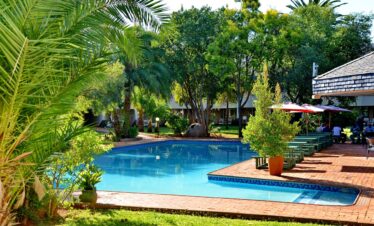 2-Day Sundown Country Estate Hotel Safari