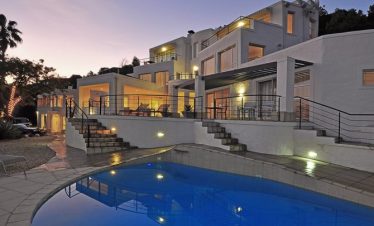 2-Day Villa Afrikana Guest Suites – 1 Night