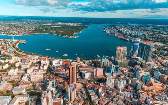 1-Day Dar Es Salaam to Mikumi by Train and Car
