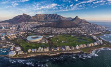 ½-Day Cape Town Helicopter Flight & Shark Cage Dive