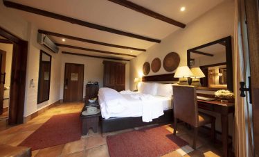 4-Day Kapama River Lodge Fly-in Safari