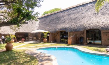 4-Day Nguni Lodge Mid-Range Tour