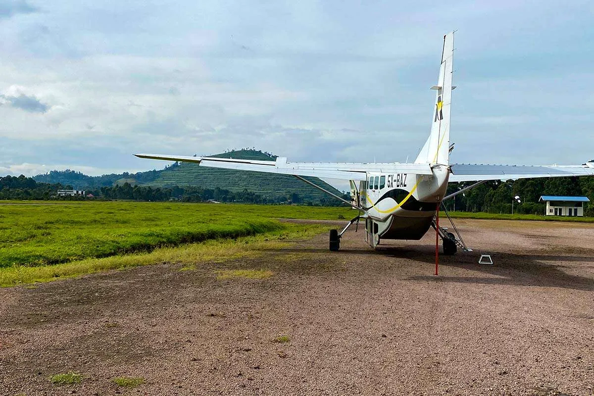 Fly-In Uganda Safari Cost — Uganda safari travel guide