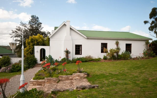 2-Day Amakhala Leeuwenbosch Country House – 1 Night